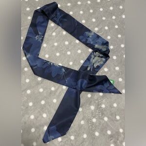 GAP Blue and White Floral Kinny Scarf BNWT